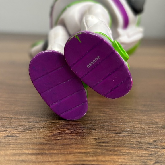 DISNEY Pixar Toy Story BUZZ LIGHTYEAR 5.5" Chopping Action Figure Jointed Topper - Picture 9 of 12